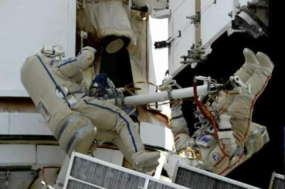 rusky kozmonaut kononenko prekonal rekord v celkovej dlzke pobytu vo vesmire foto
