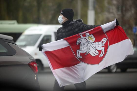 v minsku sa opat obnovili protesty proti lukasenkovi policia zatkla asi stovku ludi