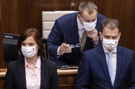 Koalícia Matovičovi vypovedala poslušnosť, nechce celoplošné testovanie