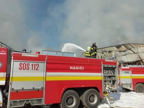 V areáli jednej z firiem vypukol požiar štyroch unimobuniek, škoda je predbežne 70-tisíc eur
