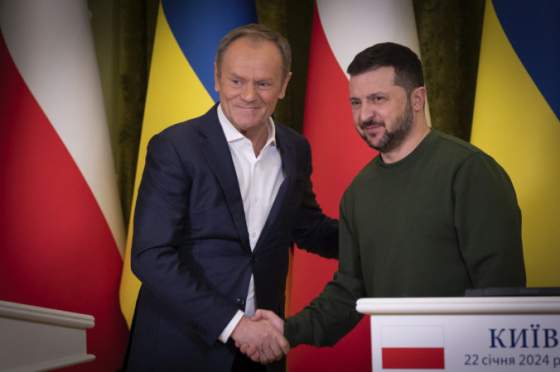 zelenskyj sa v kyjeve stretol s premierom tuskom polsko poskytne ukrajine dalsie zbrane