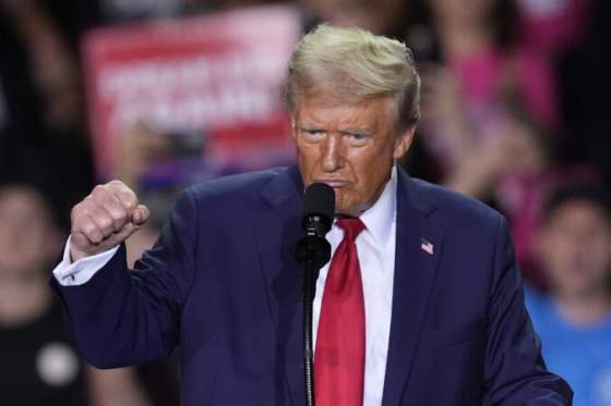 trump pricestoval pred inauguraciou do washingtonu chysta sa podpisat rekordny pocet nariadeni
