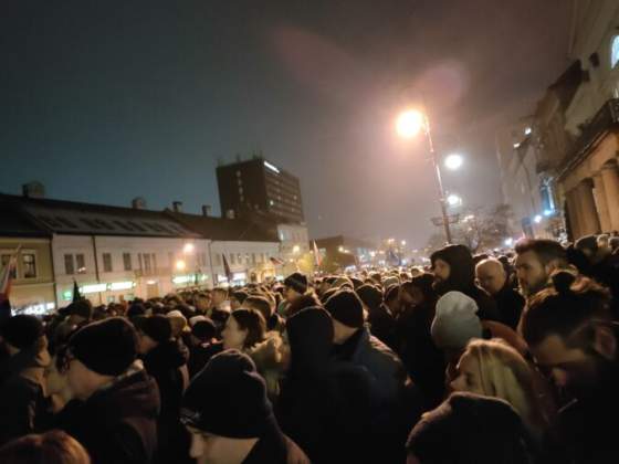 v kosiciach protestoval rekordny pocet ludi organizatorom nebolo oz mier ukrajine video foto