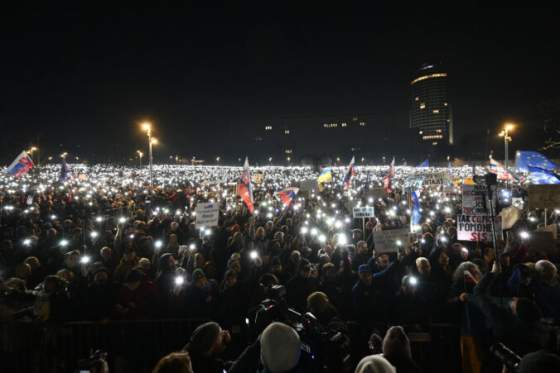 my sme europa a dost bolo fica kricalo viac ako 100 tisic ludi na protestoch v slovenskych mestach foto