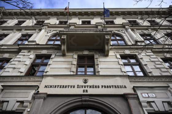 mesto pezinok vita rozhodnutie ministerstva zivotneho prostredia k prieskumnemu uzemiu trojarova