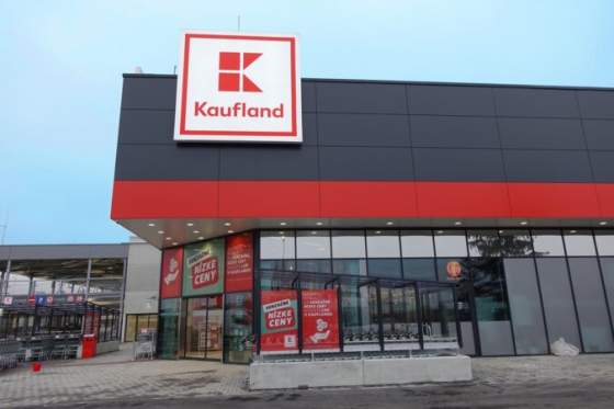 bilancia roka 2025 pre kaufland oslavil stvrtstorocie otvaral predajne aj ihriska a vyraba si vlastnu energiu