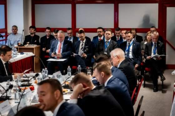 polovica mestskych casti bratislavy nedostala financie ps kritizuje vladu na vyjazdovom rokovani