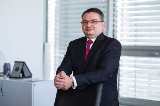 slovensko starne a pracovna sila mizne zdravy a skuseny zamestnanec sa stava zlatom firiem