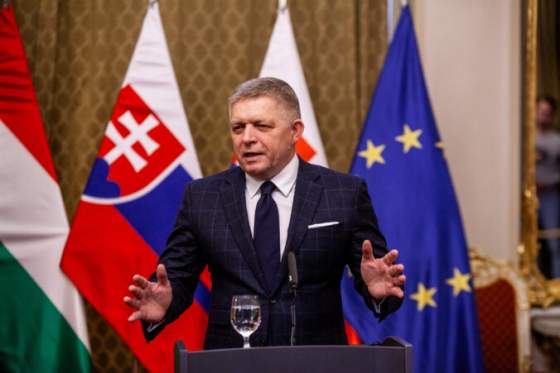 za clankom politico je novinar tom nicholson vyhlasil premier fico