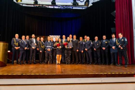 mesto kosice ocenilo prislusnikov mestskej policie ktori vlani zachranili ludske zivoty foto