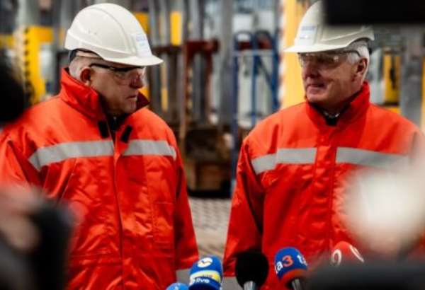 vlada hlada cestu k restartu hlinikarne slovalco fico tlaci na lacnejsiu elektricku energiu