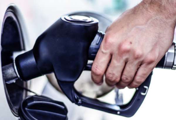 pohonne hmoty boli ku koncu roka lacnejsie znamena to pre motoristov priaznivy rok 2026