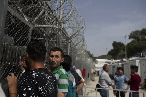 Grécka vláda pozastavila plán na budovanie nových centier pre migrantov, najprv chcú rokovať s úradmi