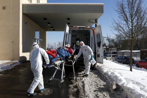 Núdzový stav v Česku sa čoskoro skončí, poslanci schválili aj pandemický zákon