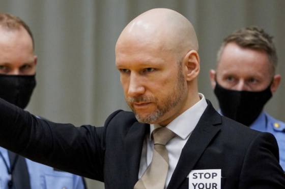 masovy vrah breivik ostava vo vazeni stale predstavuje hrozbu pre spolocnost