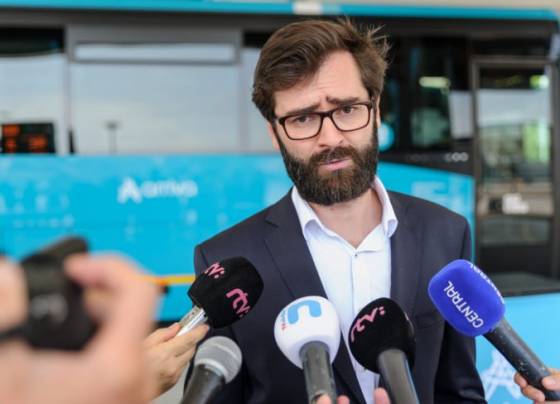 primator hattas zaklada vlastnu politicku stranu tim kraj nitra