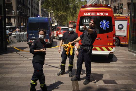 v barcelonskom hoteli vypukol poziar jedna osoba v snahe zachranit si holy zivot vyskocila z okna