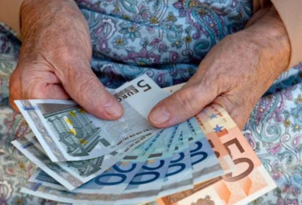 Trinásty dôchodok sa možno rozdelí na polovicu, prvú by mohli vyplatiť už v júli 
