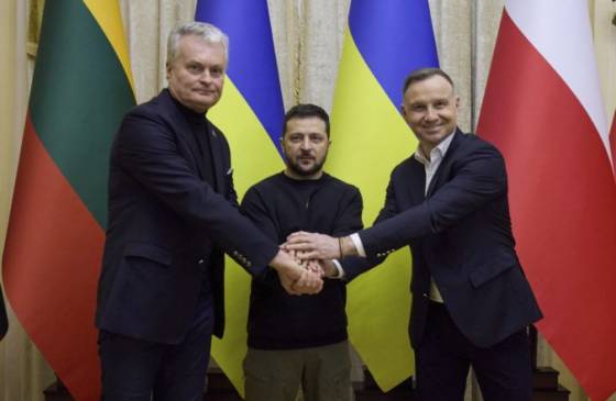 zelenskyj diskutoval s prezidentom dudom o dalsej podpore podakoval aj za starostlivost o ukrajinskych utecencov