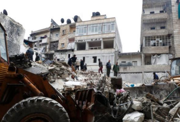 Mŕtvych po zemetrasení v Turecku a Sýrii je už viac ako 24-tisíc, okno na prežitie pod troskami sa rýchlo uzatvára (video+foto) 