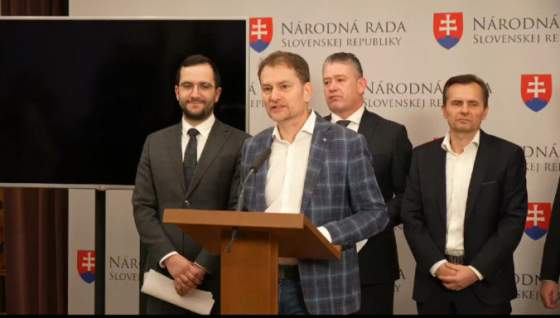 sto dni hanby a devastacie pravneho statu takto hodnoti ficovu vladu hnutie slovensko video