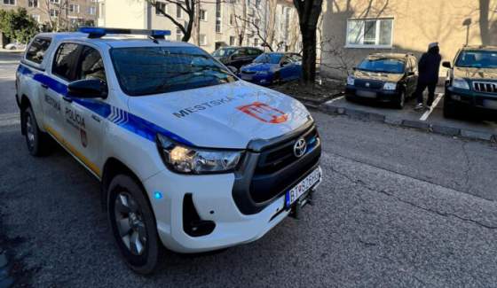 bratislavski mestski policajti odmietaju spojenie s utokom na ukrajinca tvrdia ze ide o chybu