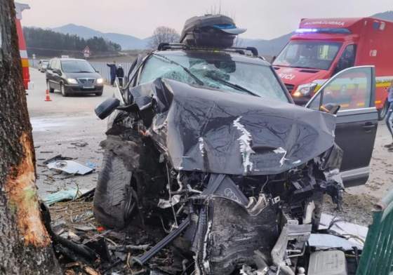 v rajeckych tepliciach sa stala tragicka dopravna nehoda vodic podlahol zraneniam v nemocnici foto