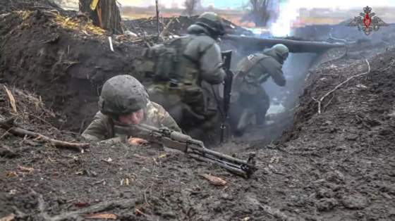 rusko prislo o dalsich takmer 1 500 vojakov a 11 tankov strata v armade sa blizi k hranici 850 tisic