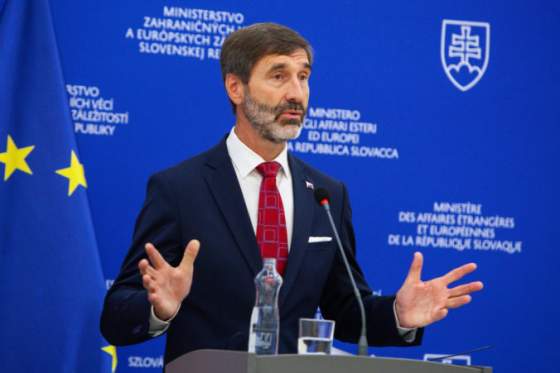 slovensko sa zaviazalo k zodpovednemu vyuzivaniu umelej inteligencie vo vojenskej sfere potvrdil blanar