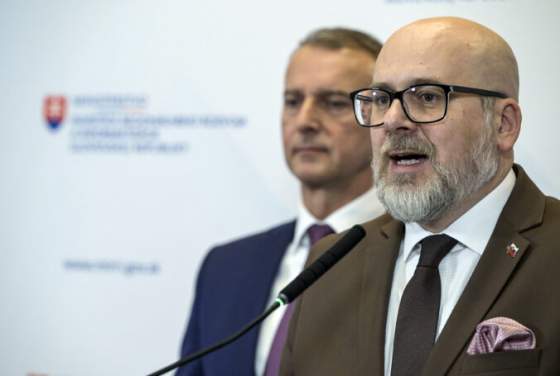 slovensko sa stalo partnerskou krajinou na veltrhu viroexpo v chorvatsku na jeho otvoreni bol aj michal kalinak
