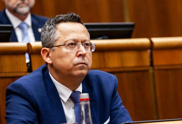 kamenicky odmieta spekulacie o jeho nastupe do nbs minister sa vyjadril aj k dalsiemu konsolidacnemu balicku