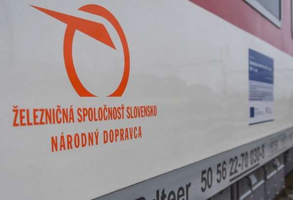 cestujuci si za jazdu vlakom priplatia zssk zavadza novy poplatok