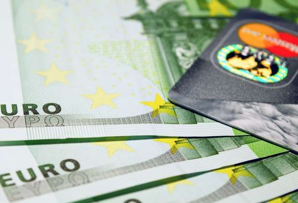 podnikatelia si musia zriadit do konca marca transakcny ucet zvyseny dopyt po vypisoch vsak zahltil klientske centra
