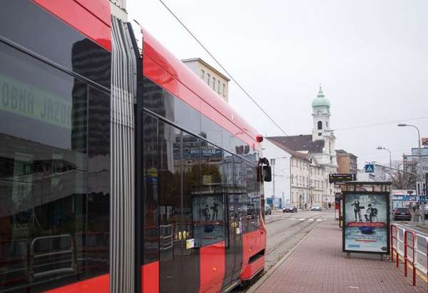 dopravny podnik bratislava vyhodnotil obstaravanie na nakup 60 megaelektriciek odvezu vyrazne viac cestujucich