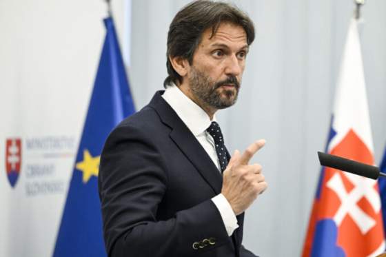 ak zilinka kritizuje stav slovenska v boji proti korupcii tak kritizuje sam seba tvrdi kalinak