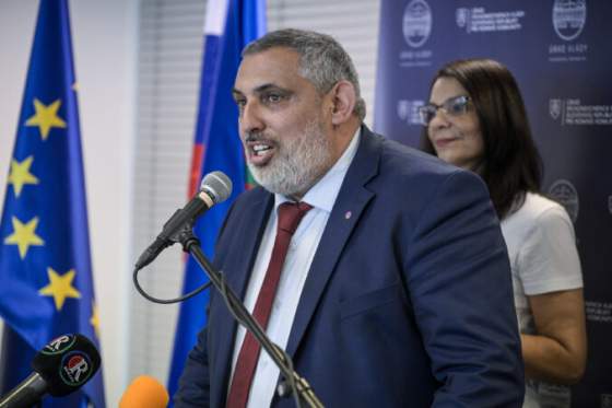 tri obce s marginalizovanymi romskymi komunitami dostanu viac nez 6 milionov eur na vystavbu bytov