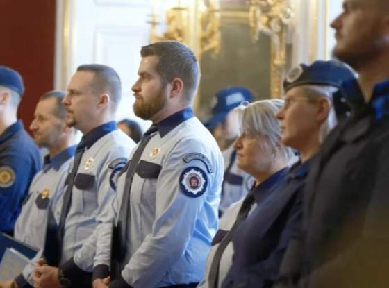v bratislave pribudli novi mestski policajti do ulic mieri 18 posil mesto ocenilo aj hrdinov