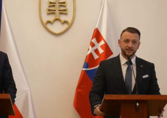 slovensko planuje reformu verejnej spravy podla vzoru cr ministri podpisali dohodu o policajnej spolupraci