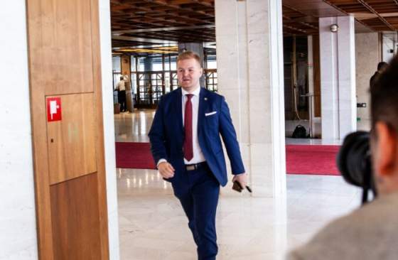 politolog kritizuje barteka za urazlive vyjadrenie na adresu frantiska mikloska sprava sa ako drzy fracek zhodnotil