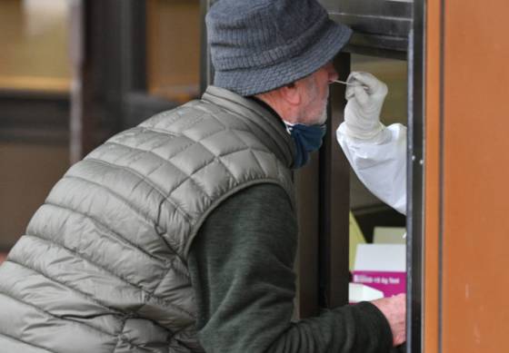 Ľudí v Stupave testoval na COVID-19 zdravotník, ktorý bol pod vplyvom alkoholu