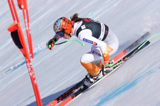 petra vlhova vypadla v obrovskom slalome uz v prvom kole shiffrinova jej zrejme opat odskoci
