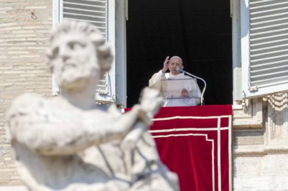 papez frantisek vyslal na ukrajinu dvoch kardinalov a vyzval na ukoncenie vojny