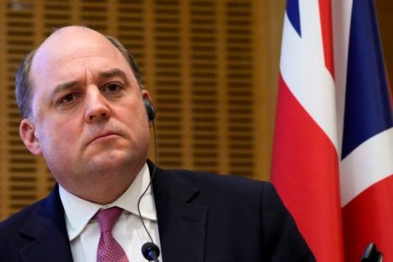 britsky minister obrany bol tercom podvodneho telefonatu neznamy muz sa vydaval za premiera ukrajiny