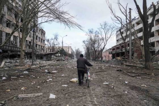 peklo a hroza opisal situaciu v mariupole charitativny pracovnik z mesta po bombardovani zostali ruiny