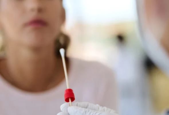 koronavirus testy odhalili na slovensku dalsie tisicky infikovanych pribudlo 20 obeti