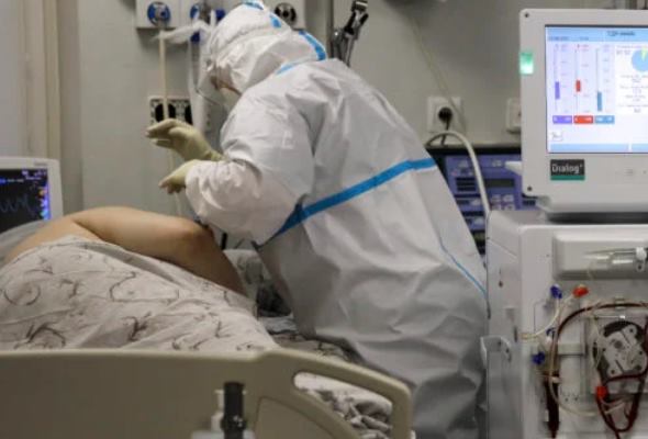 koronavirus slovensko hlasi po pcr testoch viac ako 11 tisic pozitivnych pocet hospitalizovanych neubuda