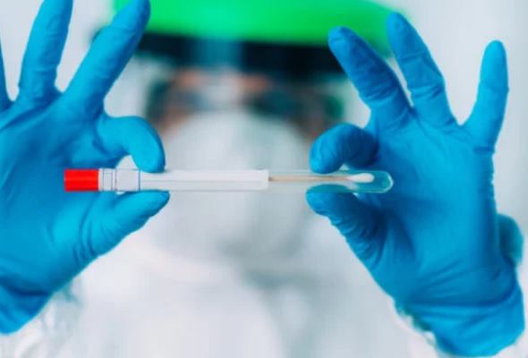 Koronavírus: Na Slovensku pribudli ďalšie tisícky nakazených, vykonalo sa vyše dvanásťtisíc PCR testov 