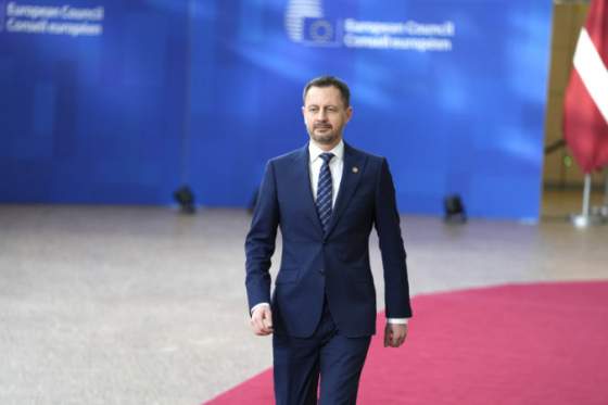 heger nie je ako fico ci pellegrini a politolog tiez hovori ze 2 2 2 nebude automaticky sest