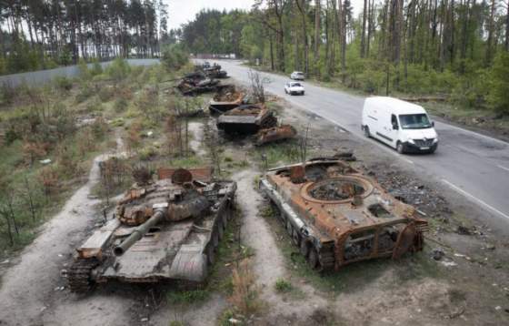 rusko na ukrajine nasadzuje sestdesiat rokov stare tanky t 62 podla britov maju mnoho zranitelnych stranok