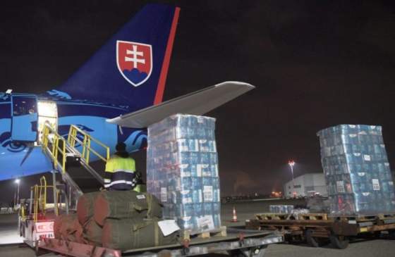 slovensko poslalo do syrie dalsiu pomoc ide najma o trvanlive potraviny oblecenie a hygienicke potreby foto